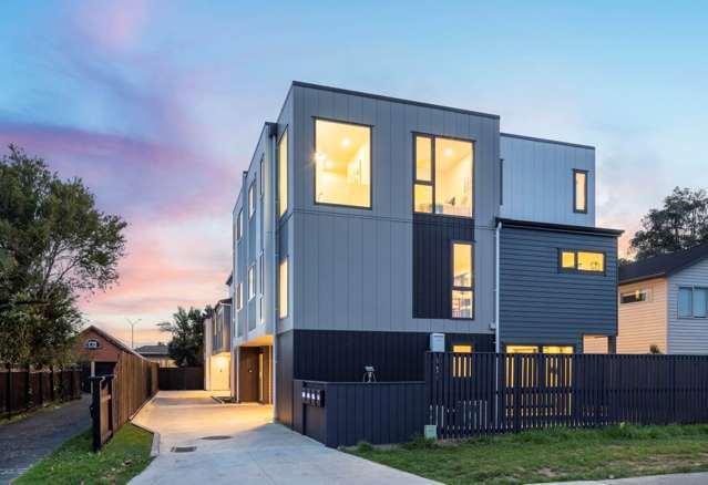Brand-New 4-Bedroom Luxury Duplex in the Heart...
