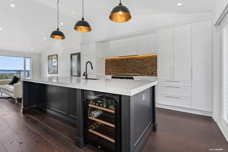 52 Marine Parade Mellons Bay_7