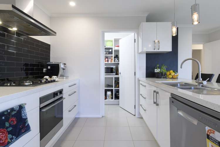 14 Aurora Avenue Welcome Bay_5