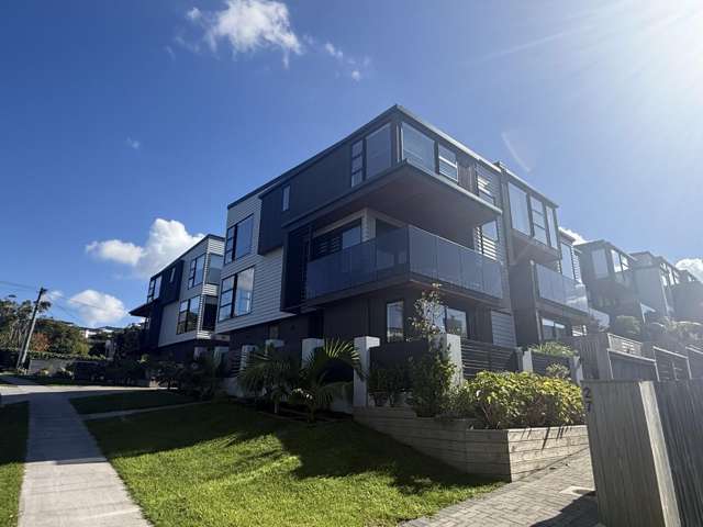 Townhouse in the Heart of Mairangi Bay