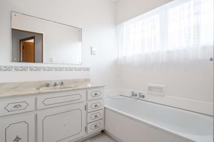 2 Shearwater Rise Rothesay Bay_16