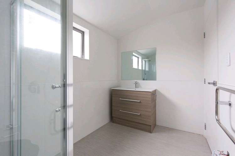 38 Archibald Road Kelston_11