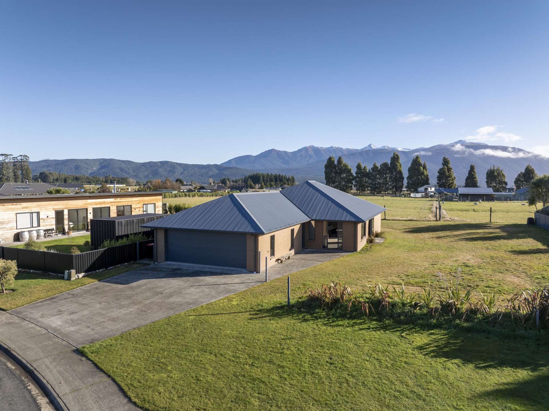 19 Orbell Crescent Te Anau_0