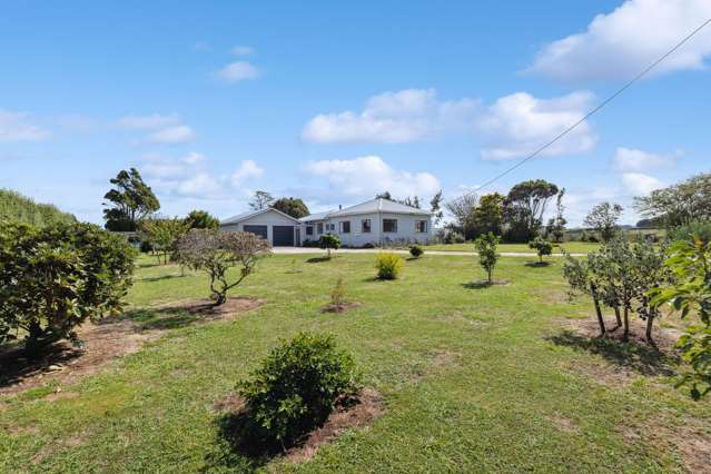 ESCAPE TO YOUR OWN RURAL RETREAT!