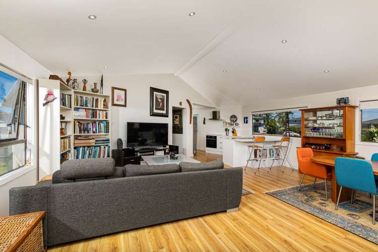 820 Whangaparaoa Road Manly_17