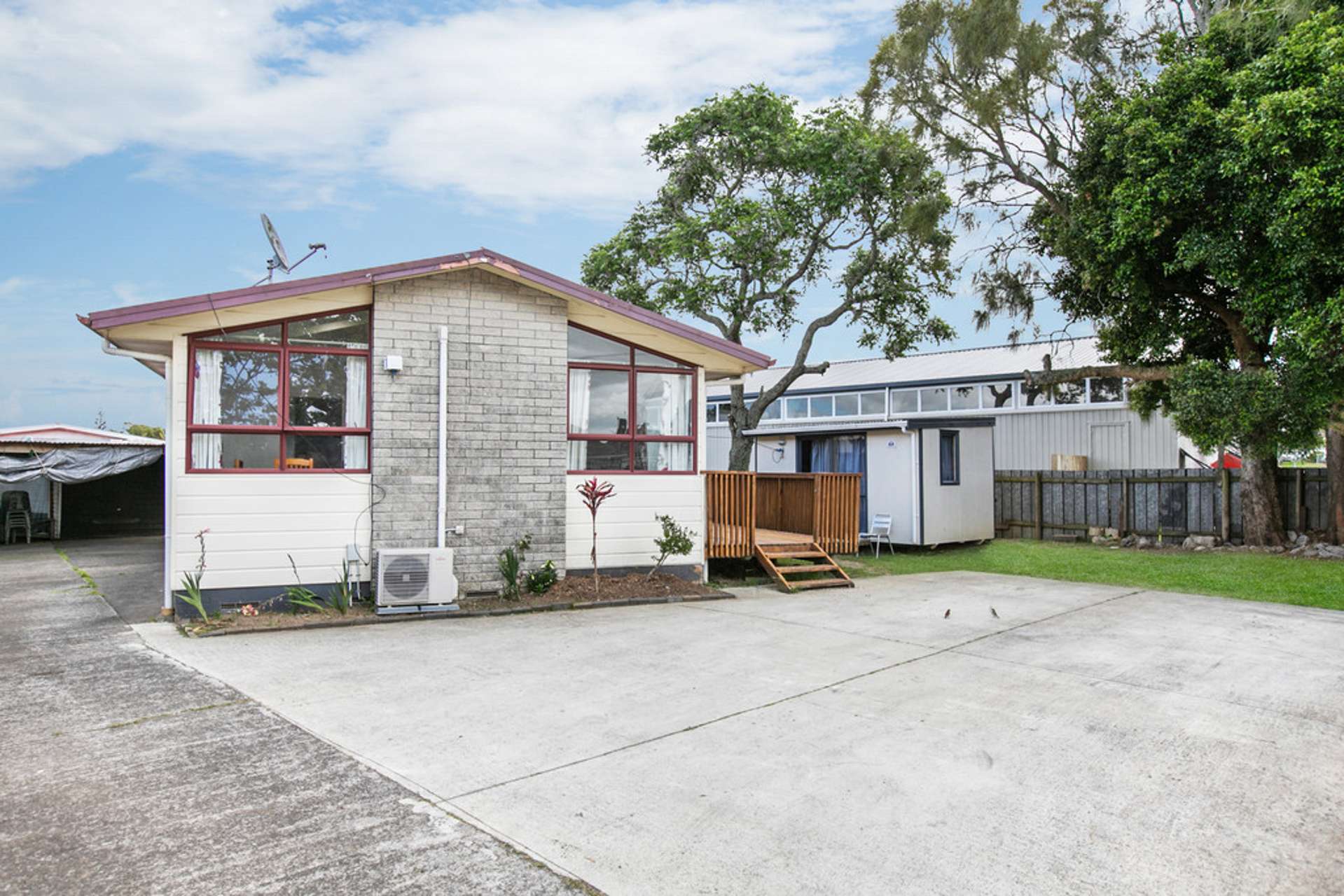 207 Robertson Road Mangere East_0