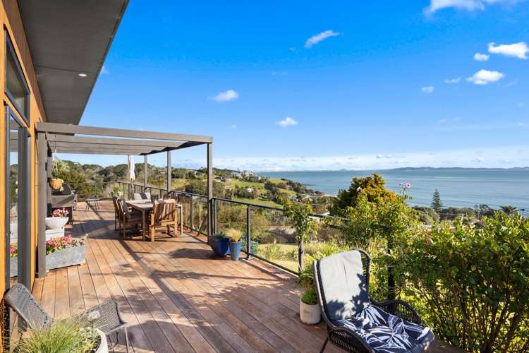 37 Seaview Road Cable Bay_11