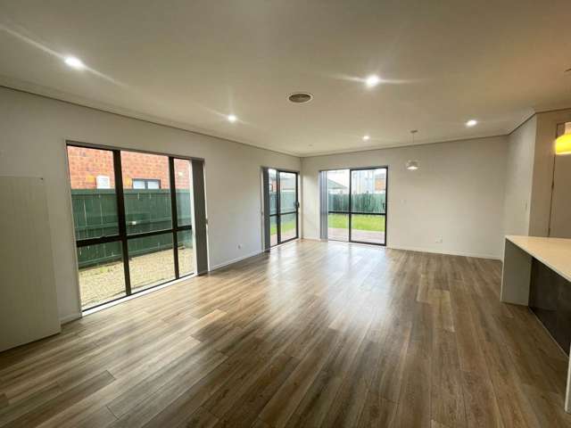 4 Eastfield Avenue Flat Bush_2