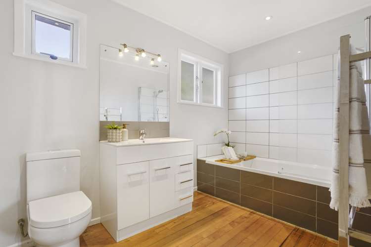 76 Godley Road Green Bay_19