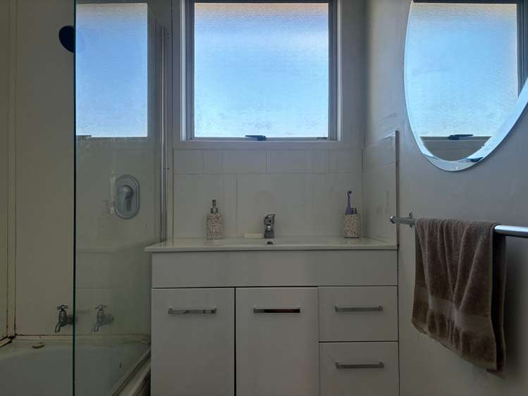 1/89 Bruce Mclaren Road Henderson_10