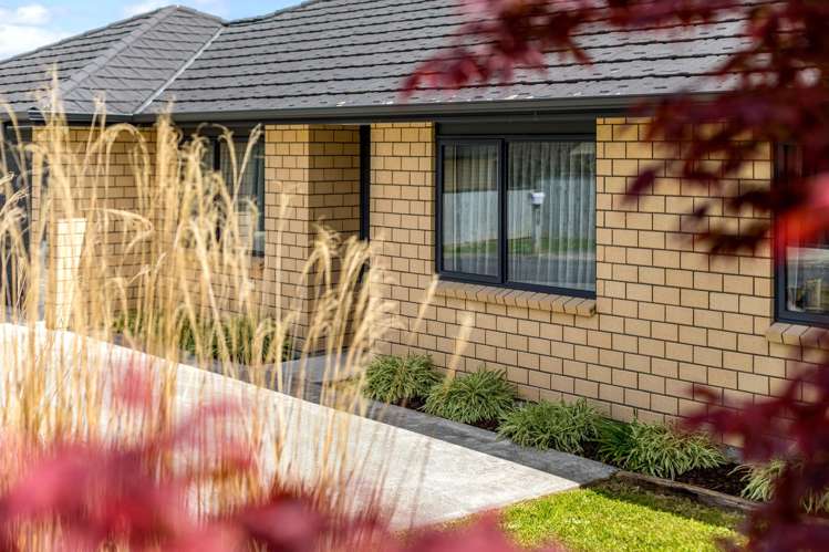 64 Sunstone Crescent Brown Owl_20
