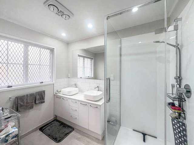 2/4 William Avenue Greenlane_2