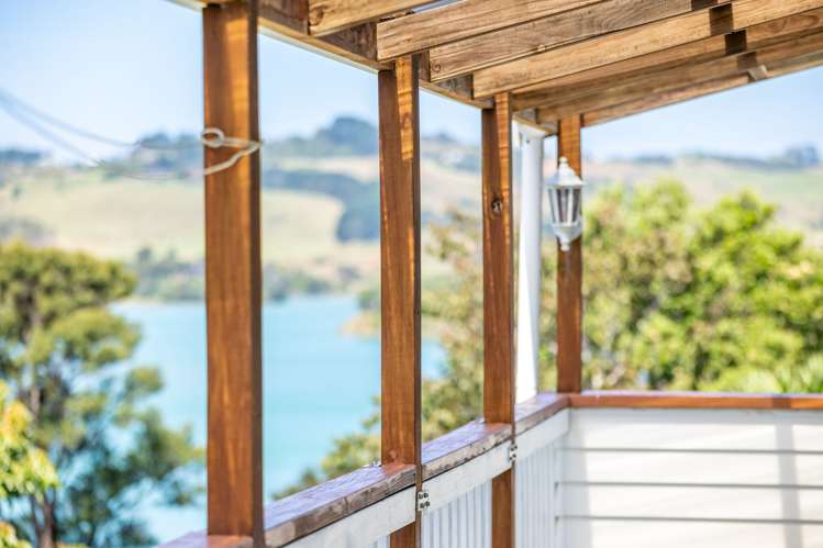 6 Mara Kai Lane Raglan_17