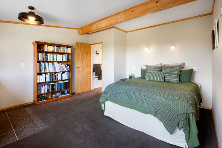 8 Tiwarawara Lane Puketotara_33