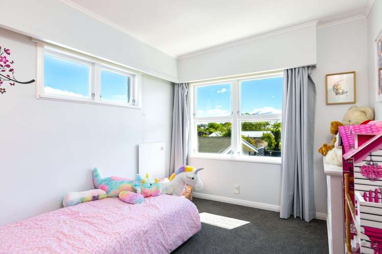 8 Newbourne Crescent Redwoodtown_16