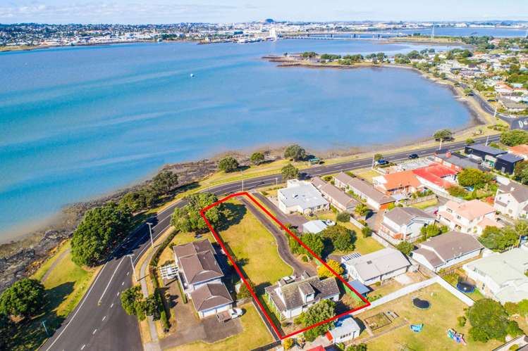 58 Kiwi Esplanade Mangere Bridge_0