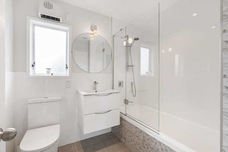 33a Coral Crescent Panmure_12