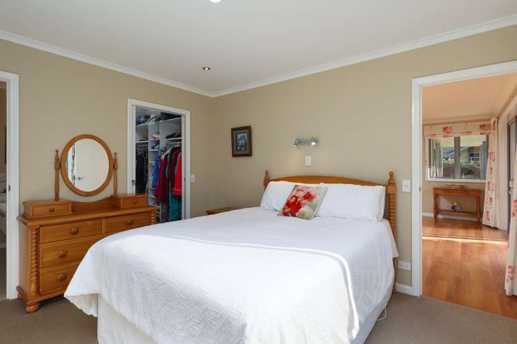 3 Cambria Gardens The Wood_12