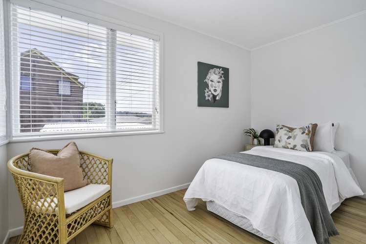 1/23 Fairclough Road Beach Haven_11