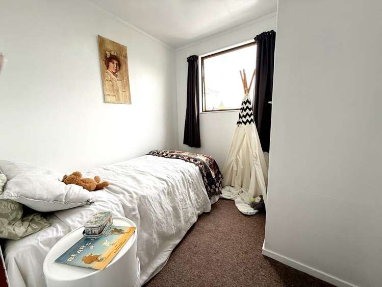 4/702 Grays Road_5