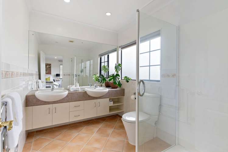 37 Panapa Drive St Johns Park_15