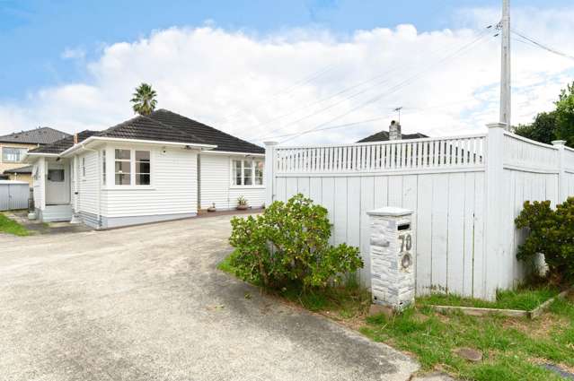 Spacious Family Living Home in Central Auckland