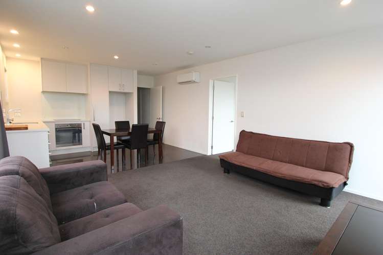 77 Faringdon Boulevard Rolleston_6