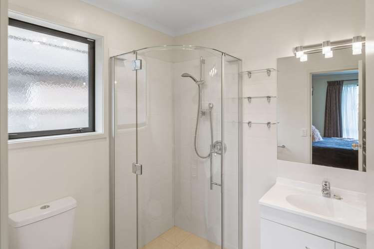 16 Wanderers Avenue Brightwater_18