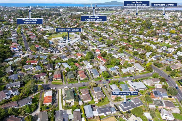 1/10 Mannering Place Hillcrest_15