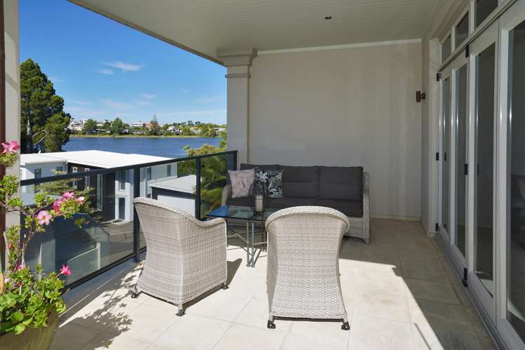 138 Lake Crescent Hamilton Lake_7