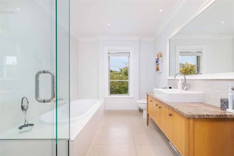 6 Wairarapa Terrace Merivale_16