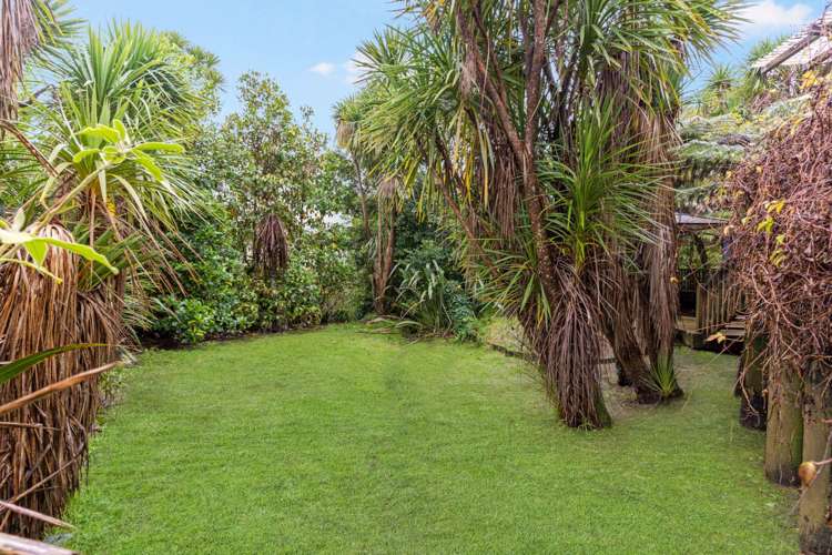 21 Frenz Drive Titirangi_26