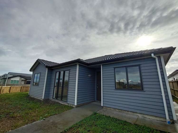 1 Castlepoint Avenue Takanini_1