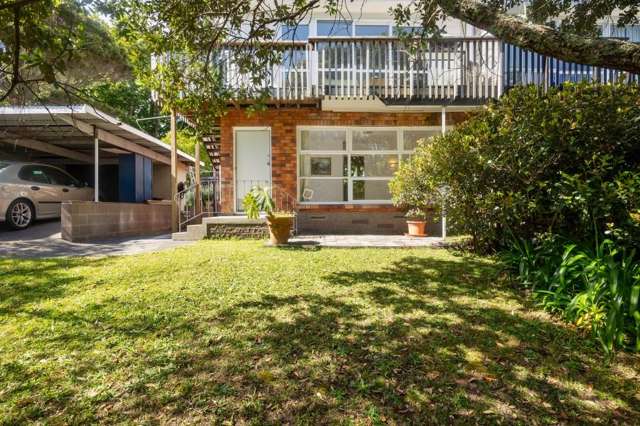 Why Rent When This Meadowbank Cutie is Available!