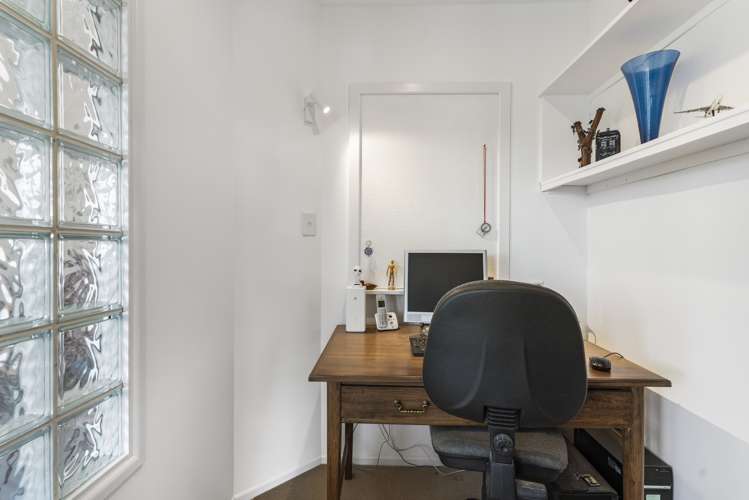 8 Webb Place Forrest Hill_23