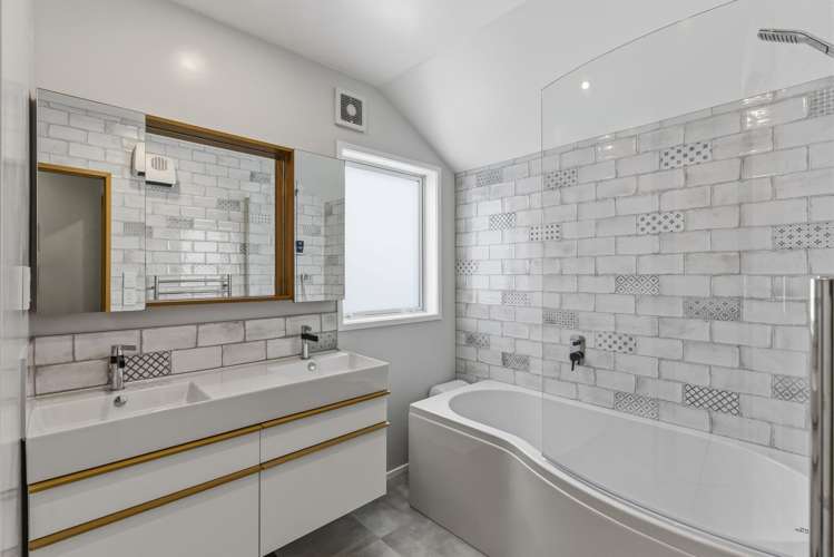 24 Kohutuhutu Road Raumati Beach_24