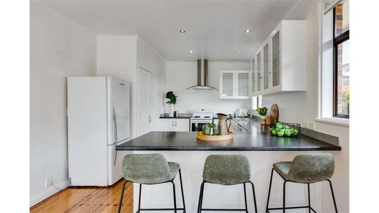 65 Kiwi Esplanade Mangere Bridge_9