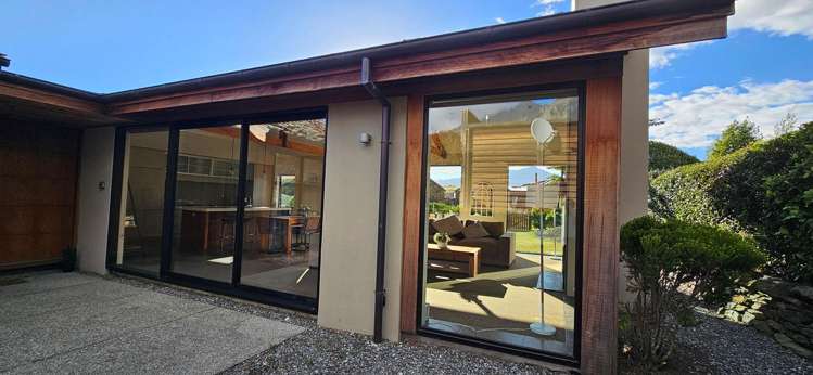 5 Glengarry Court Jacks Point_1