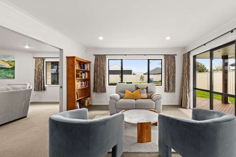 5 Lardon Place Frimley_1