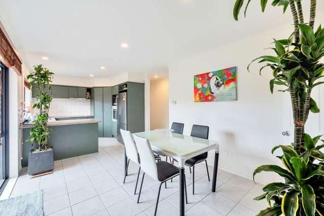 10 Chelmsley Ave 11401_4