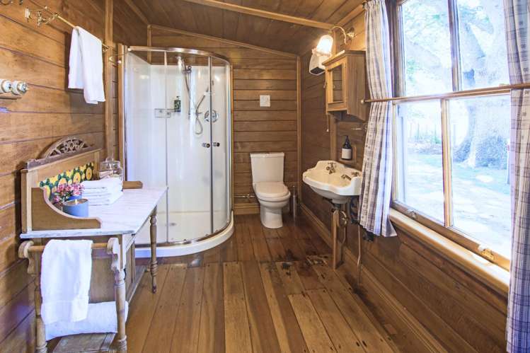 16 Hilton Road Carterton_9