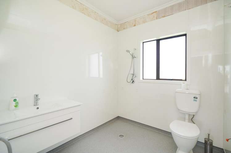 669 Tweed Street Newfield_9