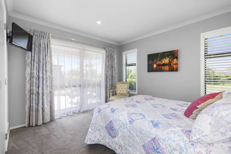 14 Noumea  Drive Rangatira Park_13