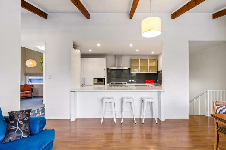 257 Golf Road Titirangi_7