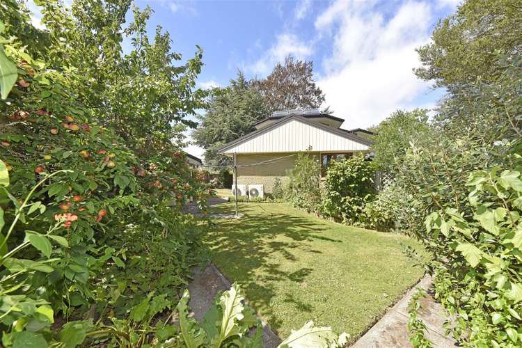 2 Hadlow Place Burnside_18