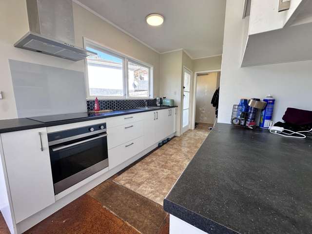 81 Vandeleur Avenue Birkdale_2