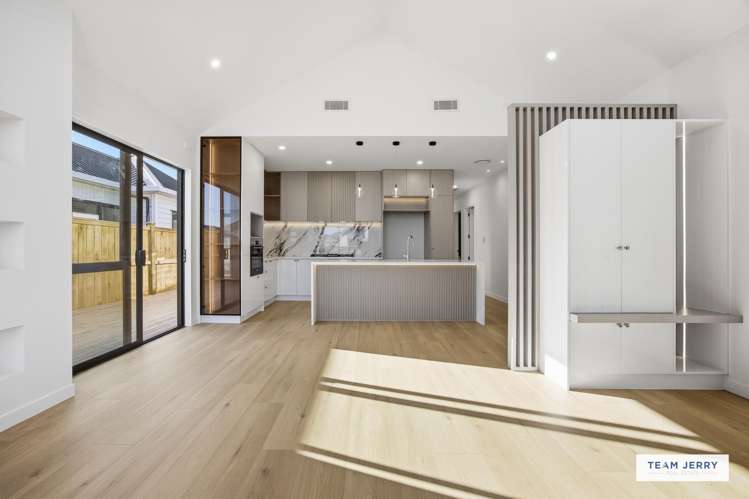 16 Tuwai Crescent_4