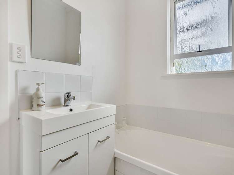 911 Rangiora Street Mahora_17