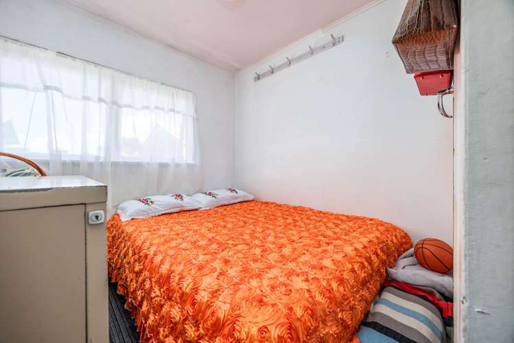 25 Point England Road Point England_13