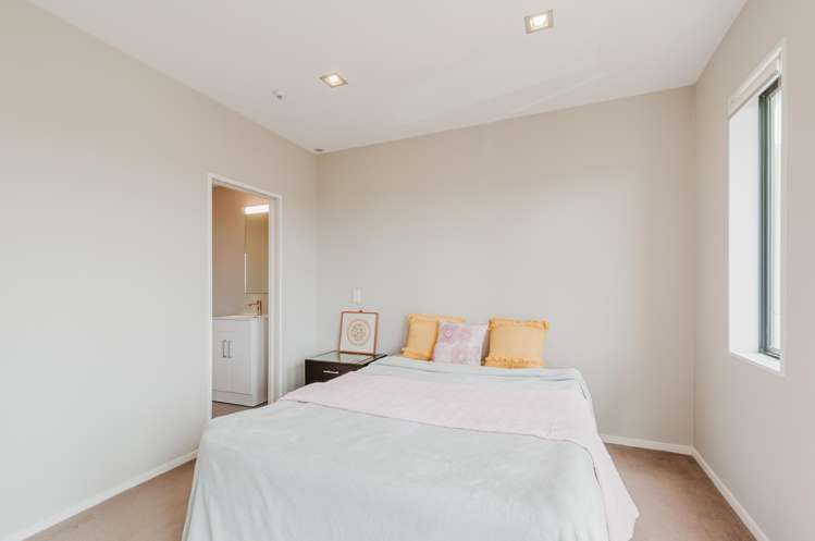 B305/525 East Coast Road Browns Bay_6